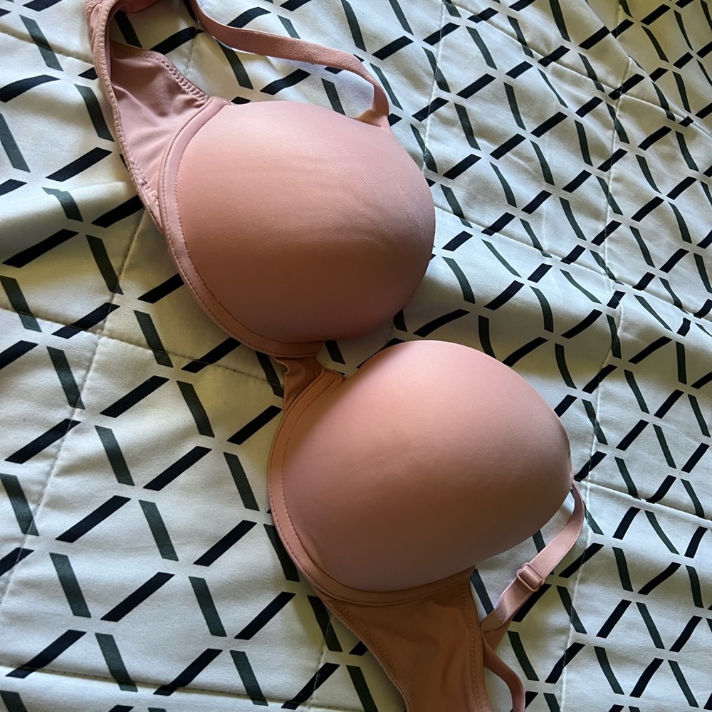 32 DD Victoria secret